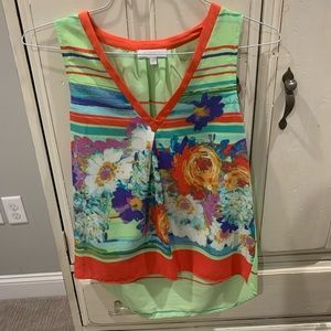 GLAM size S mixed pattern floral top